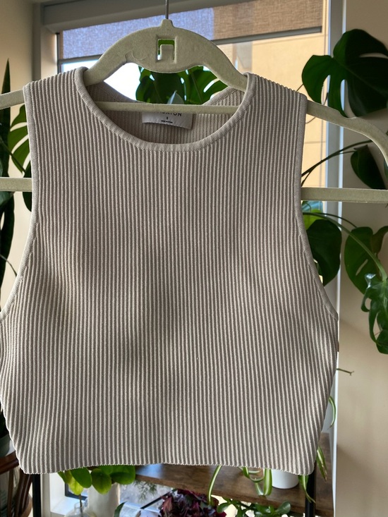 Babaton Tops - Babaton Aritzia Tank Top